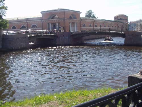 Мойка. Тройной мост. Театральный и Малоконюшенный мосты.